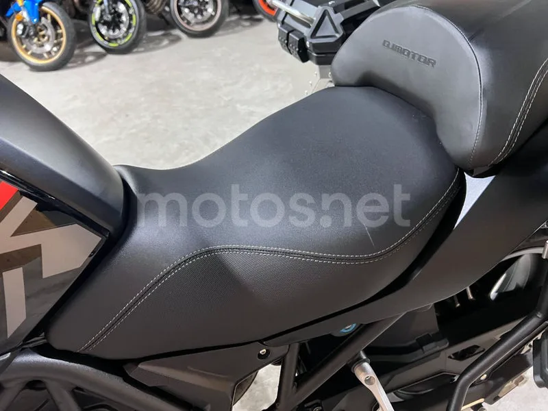 QJ Motor SRT 700 - Vista 60