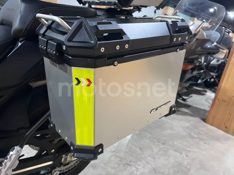 QJ Motor SRT 700 - Vista 64