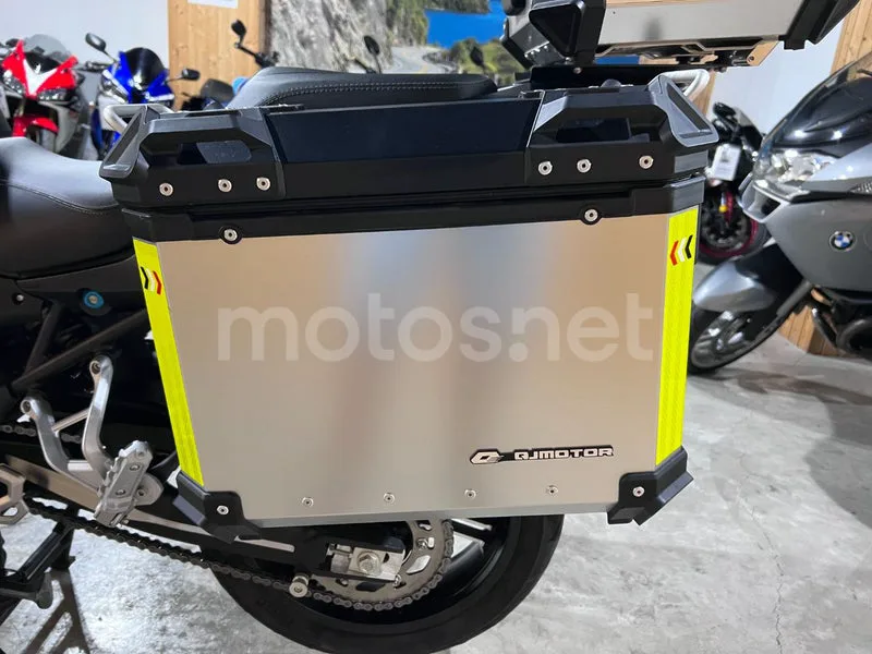 QJ Motor SRT 700 - Vista 65