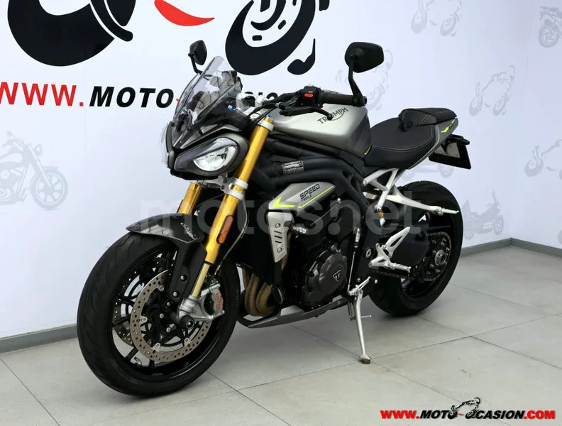 Triumph Speed Triple - Vista 8