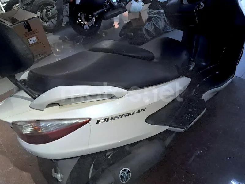 Suzuki Burgman 200 - Vista 14