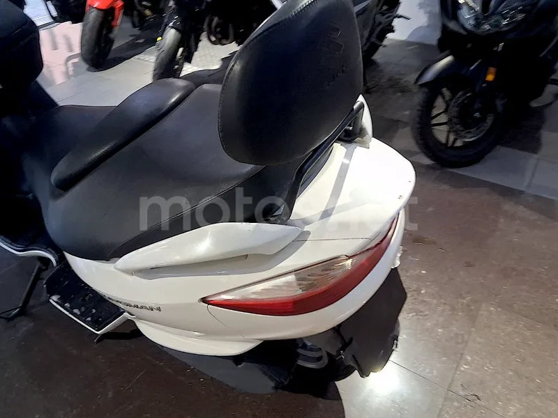 Suzuki Burgman 200 - Vista 15