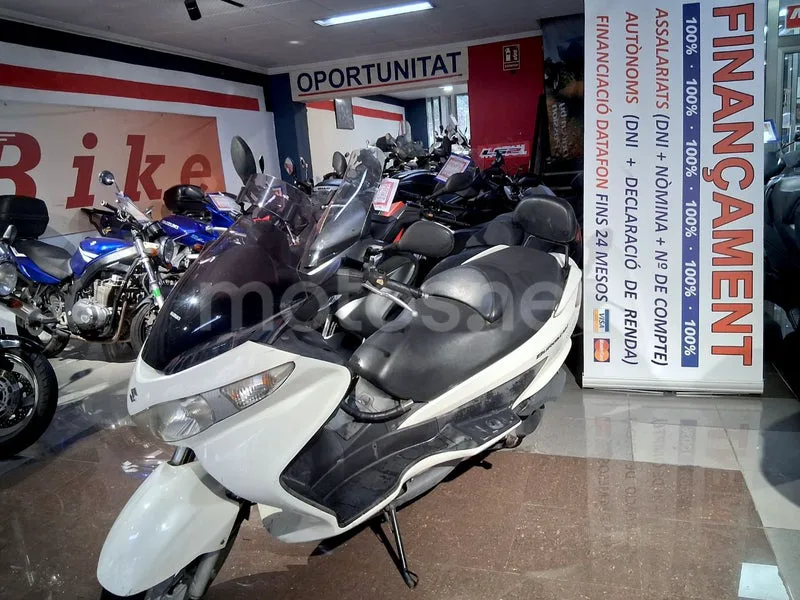 Suzuki Burgman 200 - Vista 21
