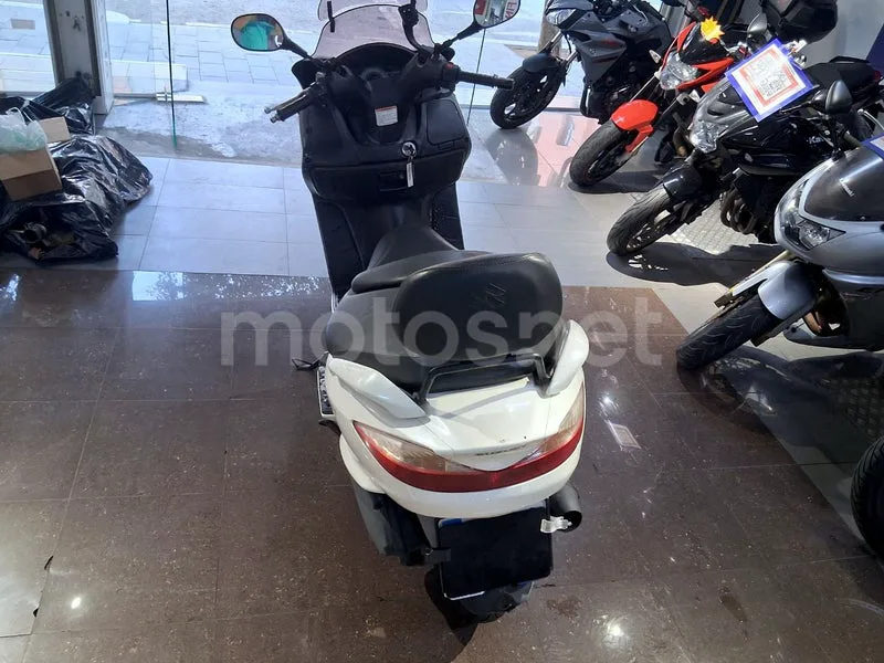 Suzuki Burgman 200 - Vista 5
