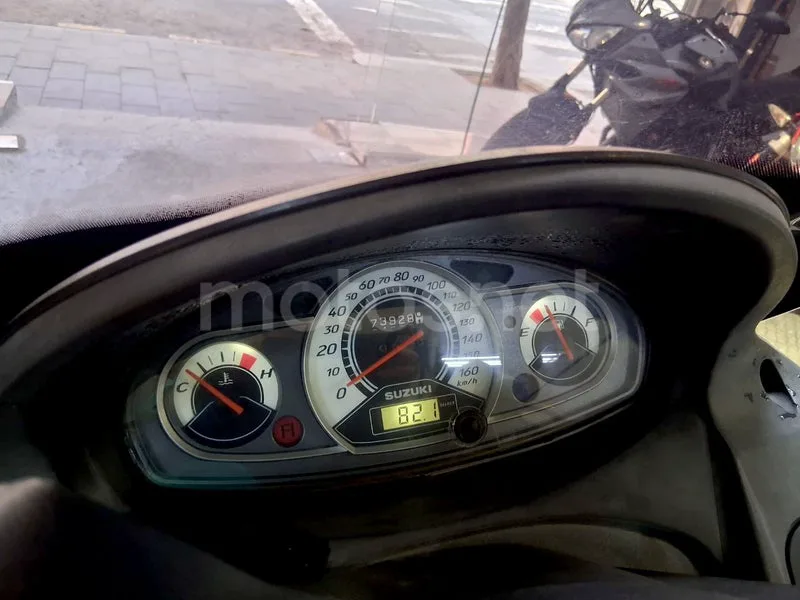Suzuki Burgman 200 - Vista 7