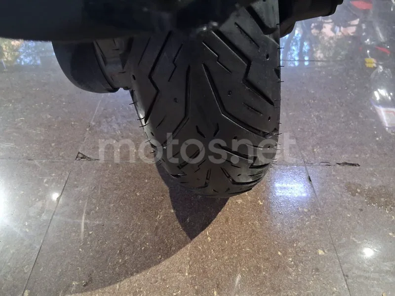 Suzuki Burgman 200 - Vista 10