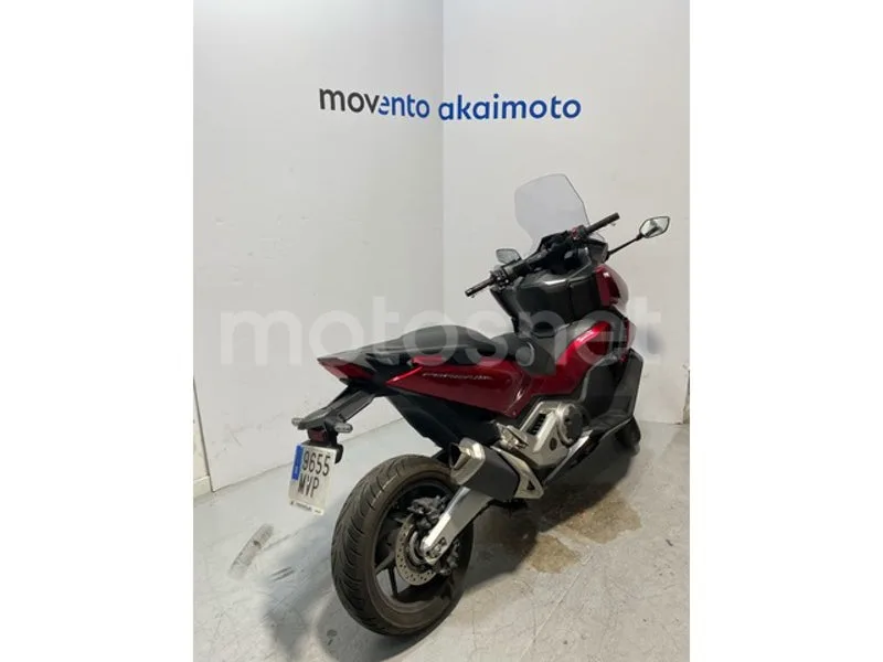 Honda Forza 750 - Vista 4
