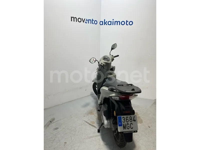 Honda Vision 110 - Vista 4