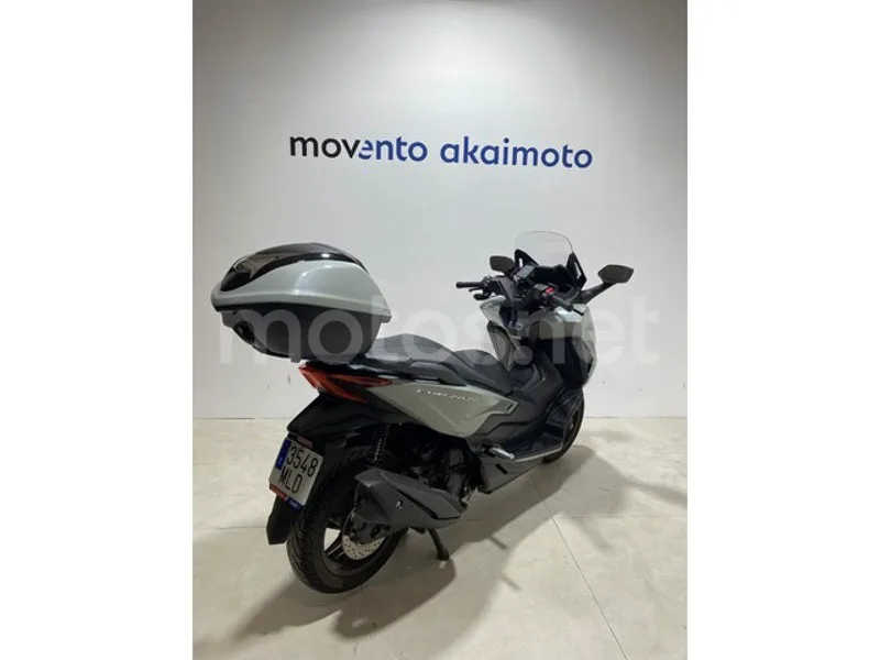 Honda Forza 350 - Vista 3