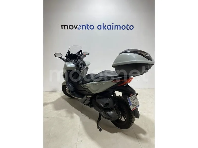 Honda Forza 350 - Vista 7