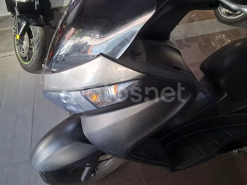 Suzuki Burgman 200 - Vista 11