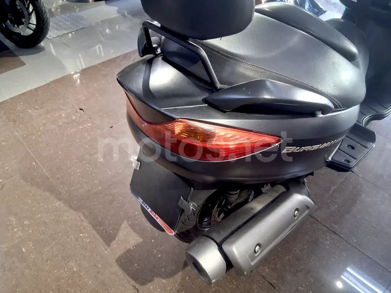Suzuki Burgman 200 - Vista 13