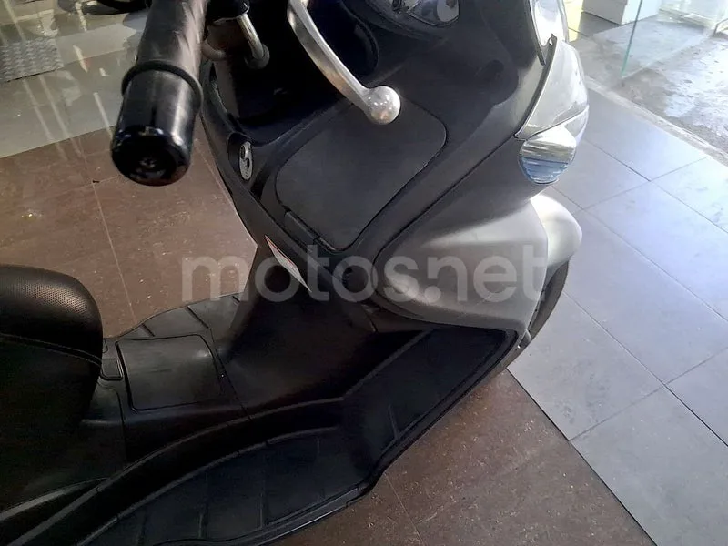 Suzuki Burgman 200 - Vista 14