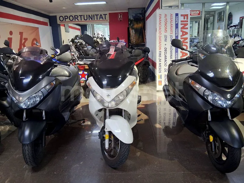 Suzuki Burgman 200 - Vista 18