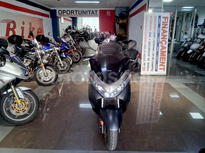 Suzuki Burgman 200 - Vista 4