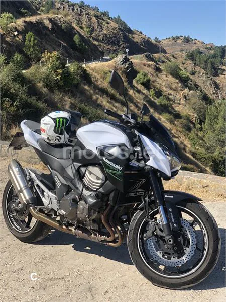 Kawasaki Z800 - Vista 3