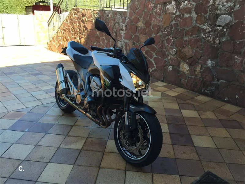 Kawasaki Z800 - Vista 4