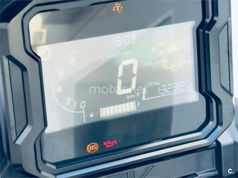 Honda ADV350 - Vista 6