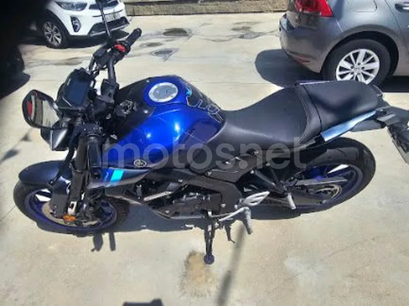 Yamaha MT-125 - Vista 6