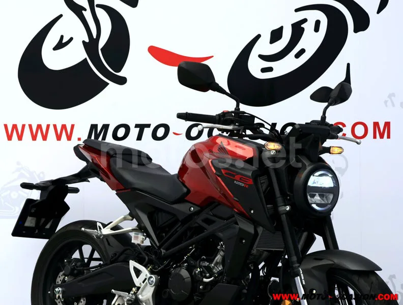 Honda CB125R - Vista 4