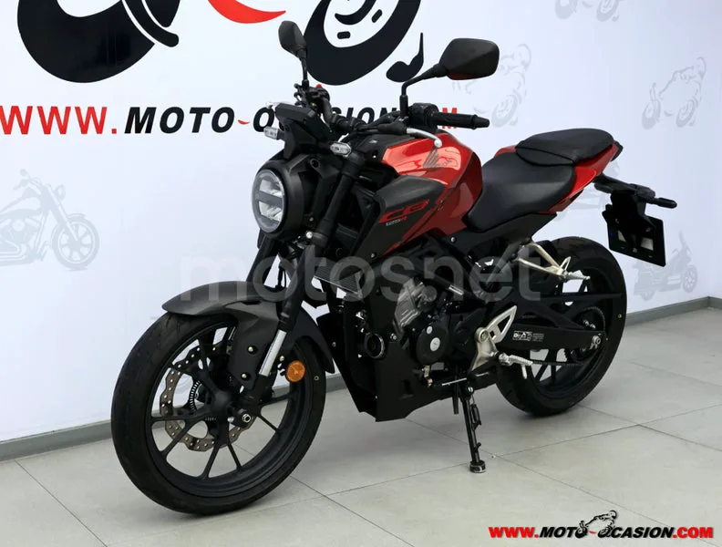 Honda CB125R - Vista 8