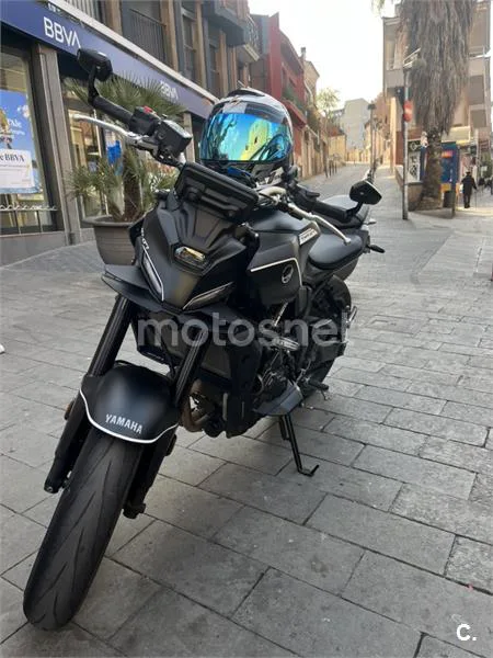 Yamaha MT-07 - Vista 8