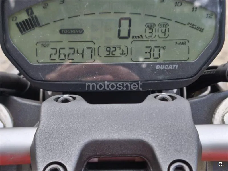 Ducati Monster 821 - Vista 3