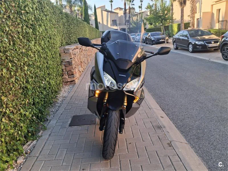 Honda Forza 750 - Vista 5