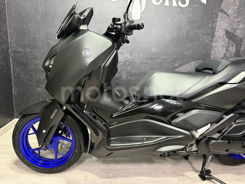 Yamaha XMAX 125 - Vista 11