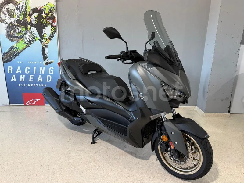 Yamaha XMAX 400 - Vista 9