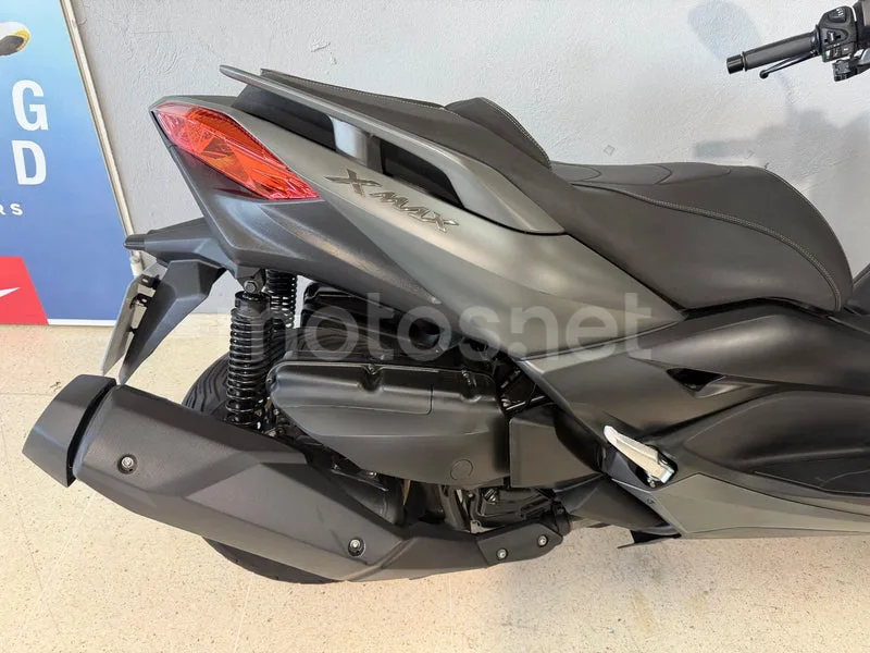 Yamaha XMAX 400 - Vista 10