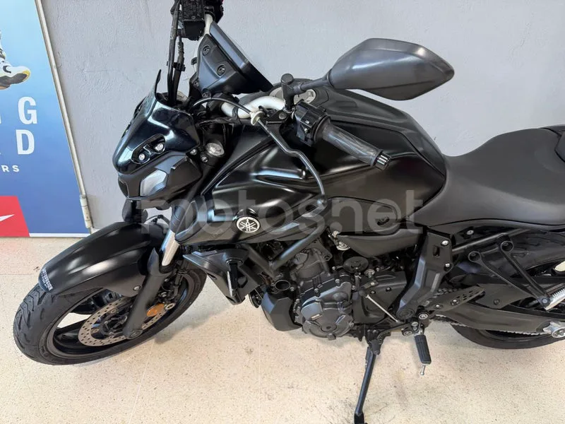 Yamaha MT-07 - Vista 8