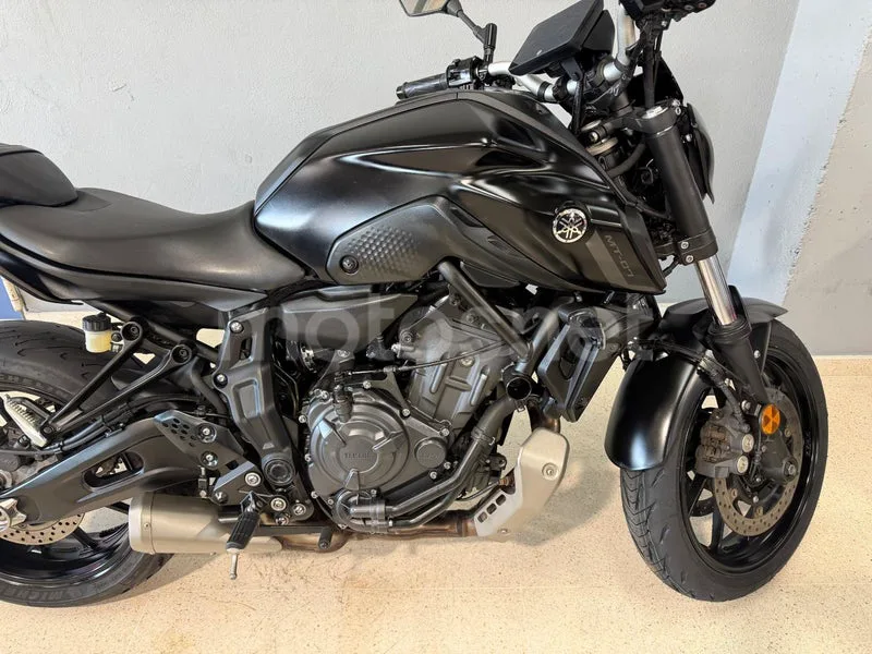 Yamaha MT-07 - Vista 9