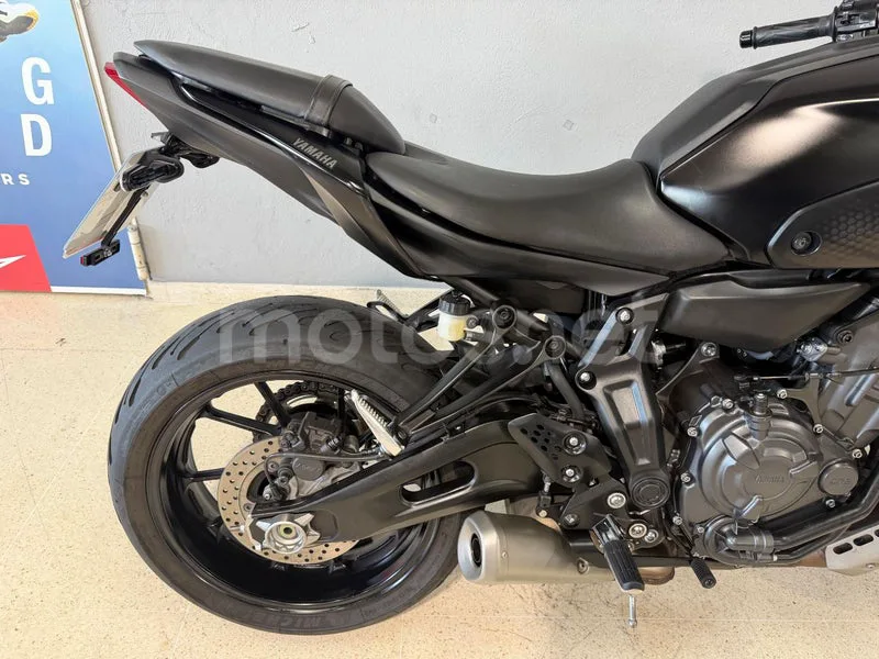 Yamaha MT-07 - Vista 10