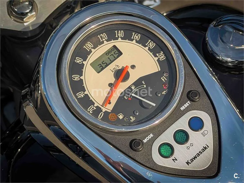 Kawasaki VN900 Classic - Vista 8