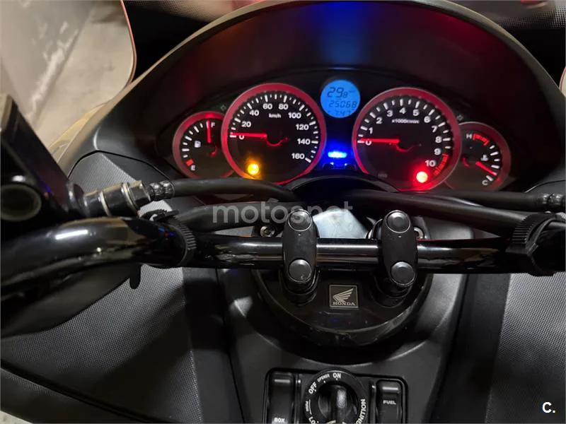 Honda Forza 300 - Vista 3