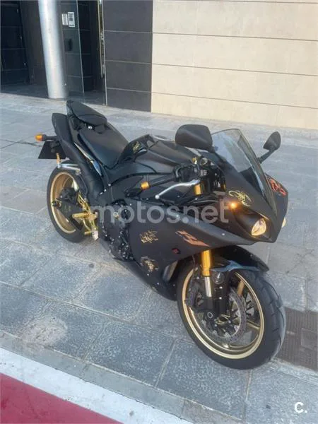 Yamaha YZF-R1 - Vista 4