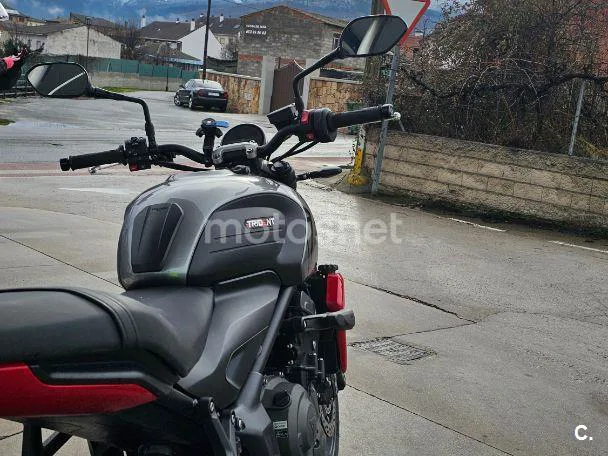 Triumph Trident 660 - Vista 6