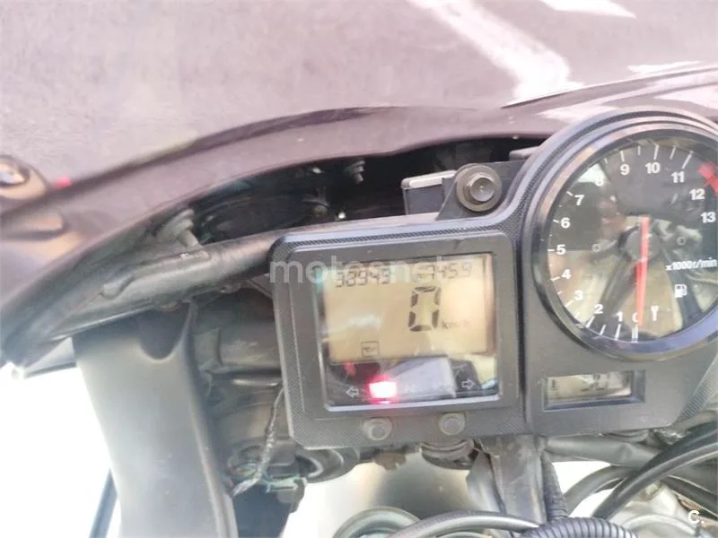 Honda CBR900RR Fireblade - Vista 5