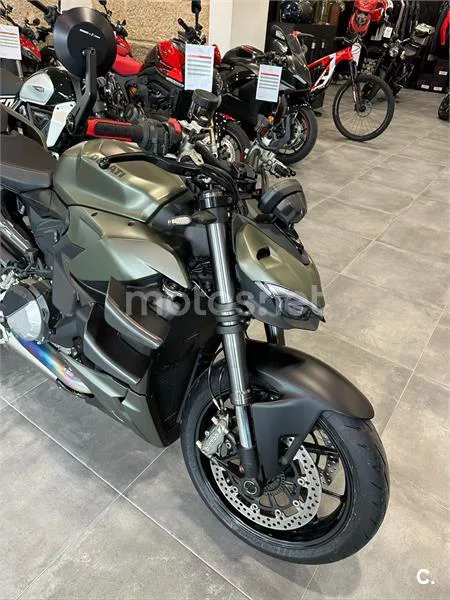 Ducati Streetfighter V2 - Vista 16