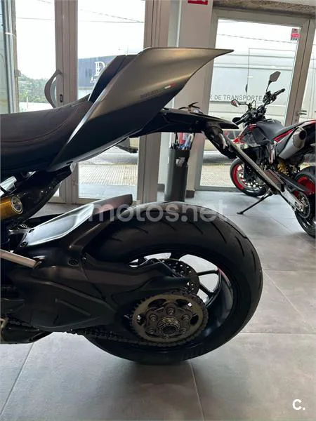 Ducati Streetfighter V2 - Vista 19