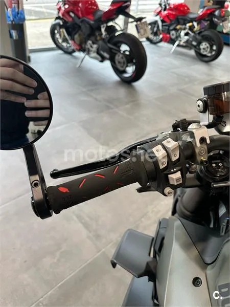 Ducati Streetfighter V2 - Vista 7