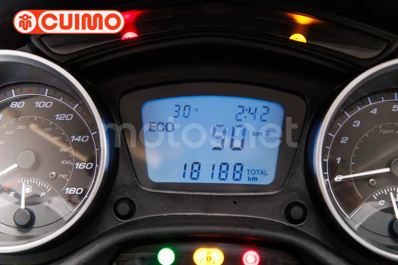 Piaggio MP3 - Vista 33