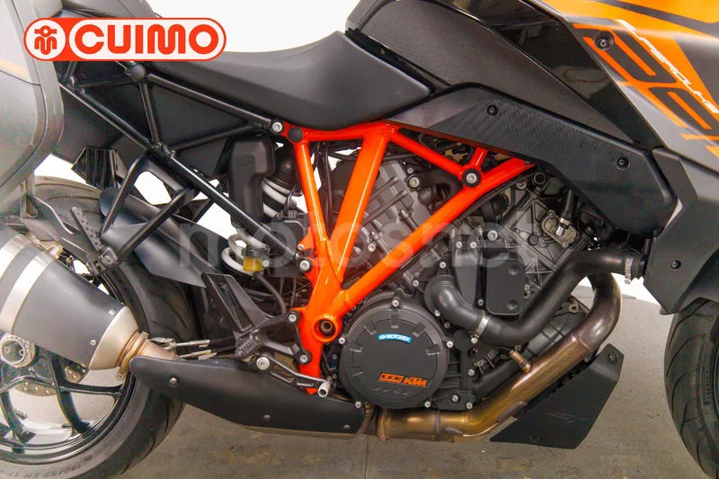 KTM 1290 Super Duke GT - Vista 15