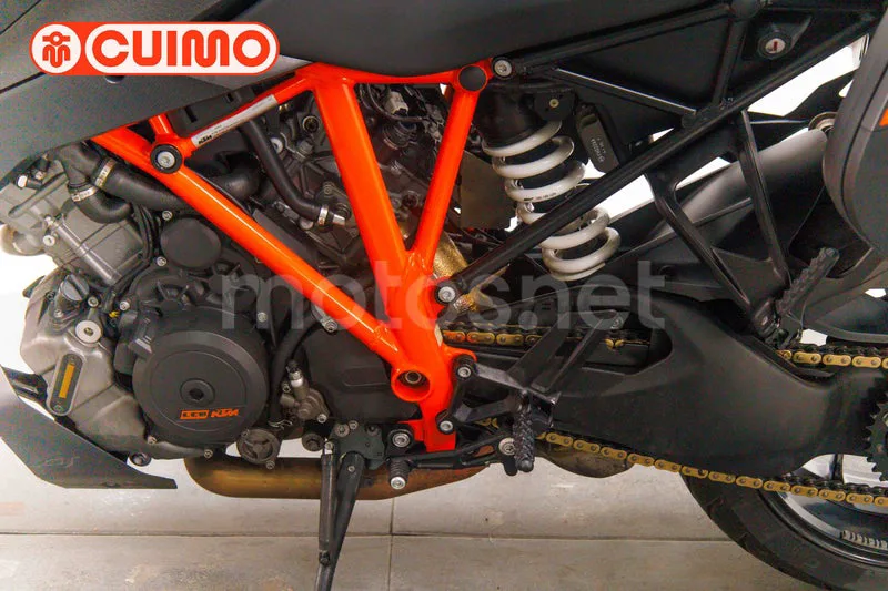 KTM 1290 Super Duke GT - Vista 26