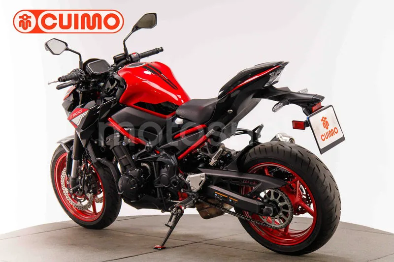 Kawasaki Z900 - Vista 6