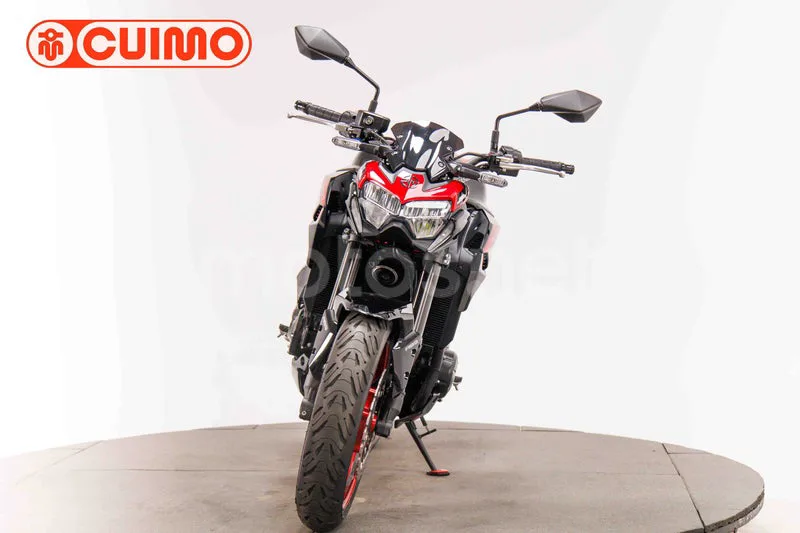 Kawasaki Z900 - Vista 10