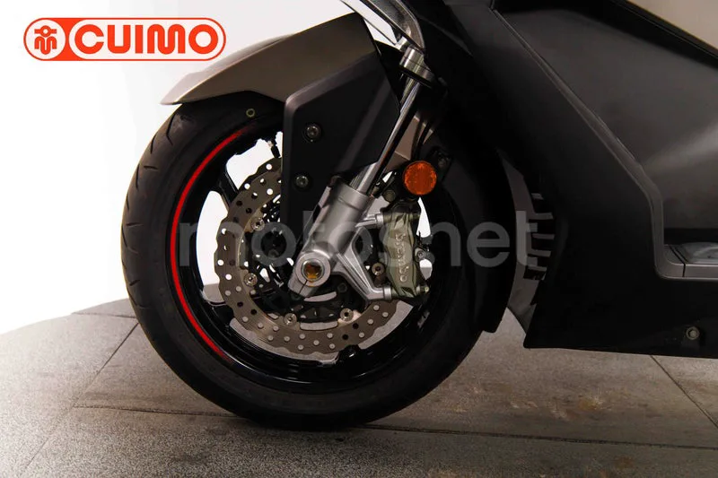 Kymco AK 550 - Vista 22