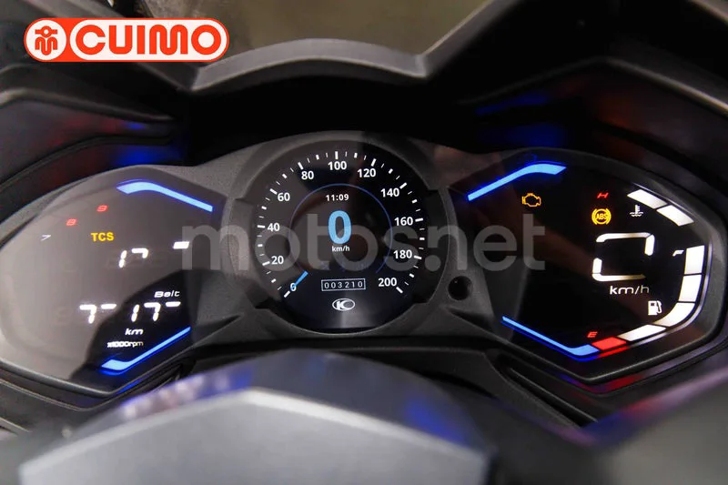 Kymco AK 550 - Vista 25