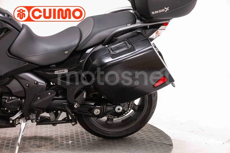 Triumph Trophy SE - Vista 19
